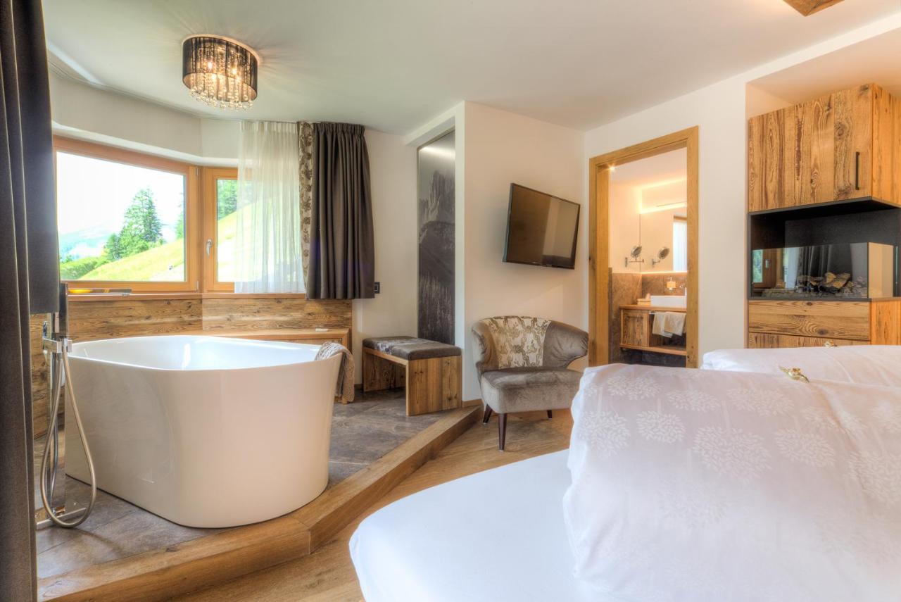 Hotel Muliac セルヴァ・ディ・ヴァル・ガルデーナ エクステリア 写真